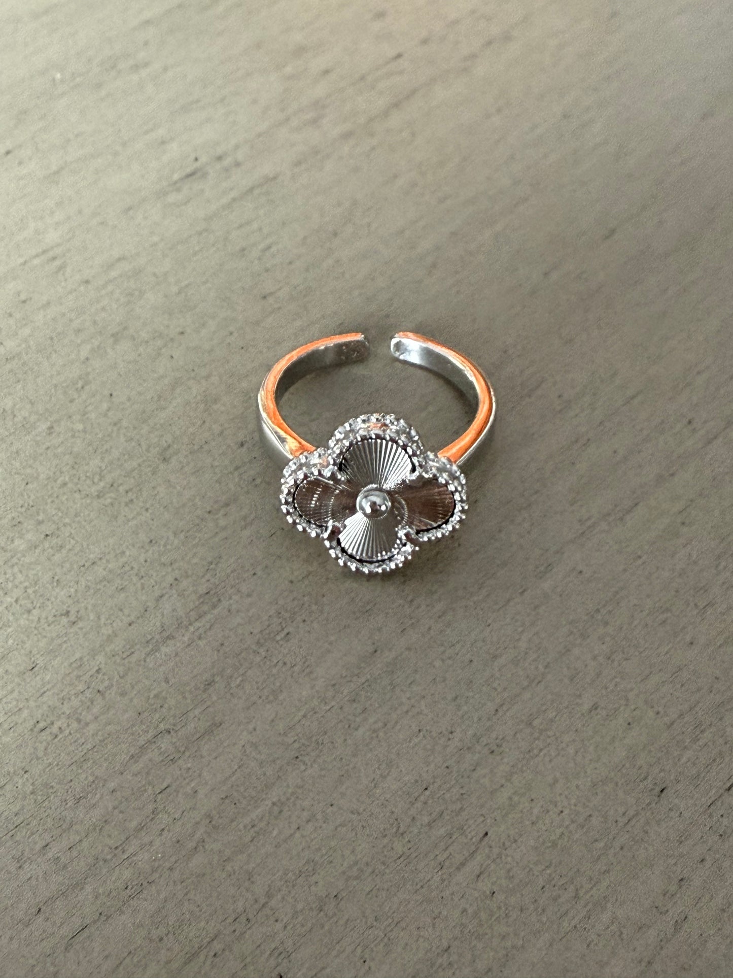 Silver clover ring
