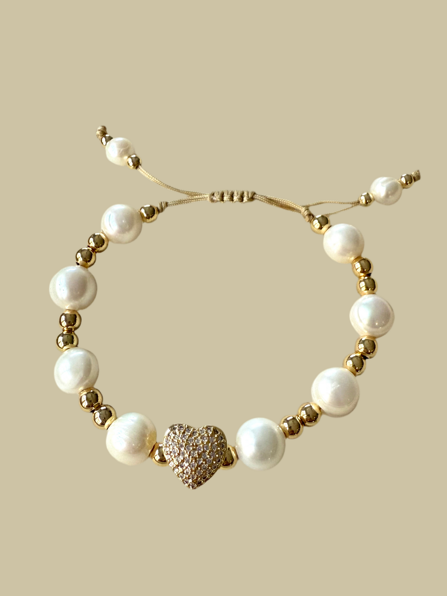 Adjustable bracelet with heart