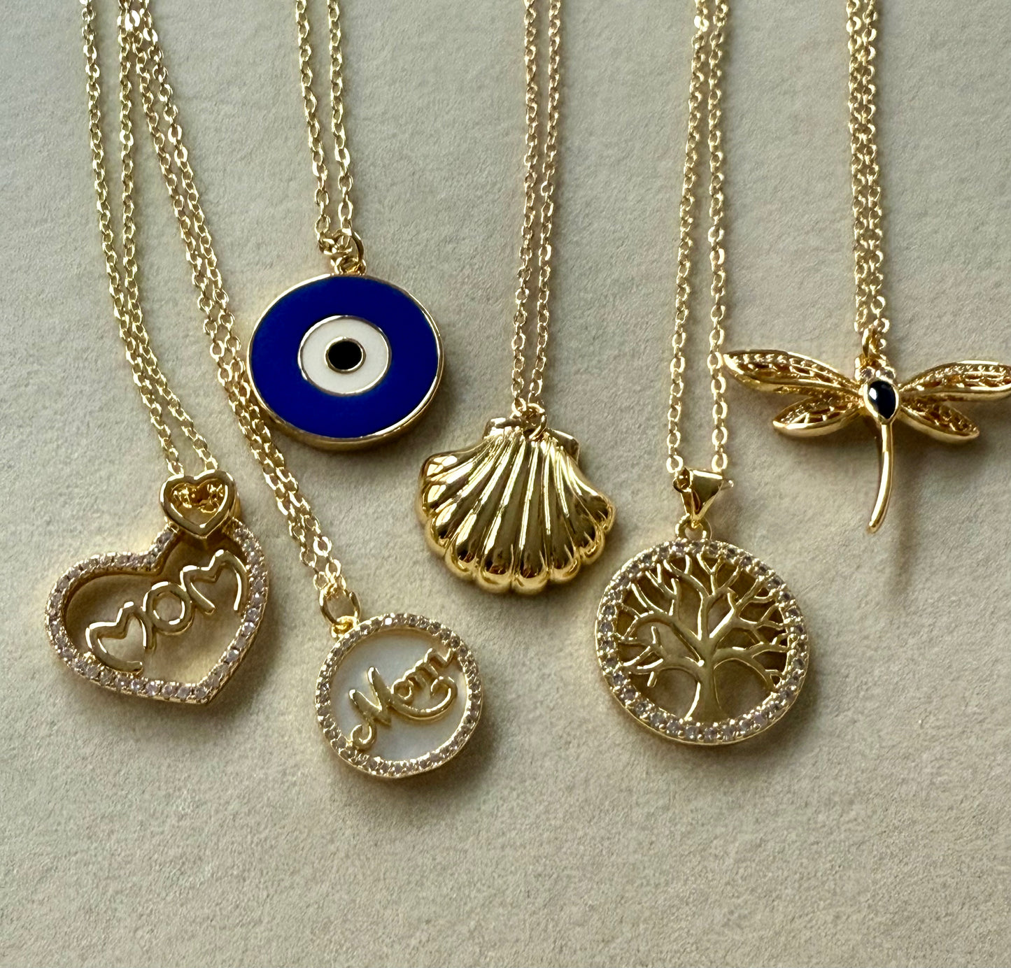 Charm Chain Necklace – Mom, Evil Eye, Shell, tree of life & Dragonfly