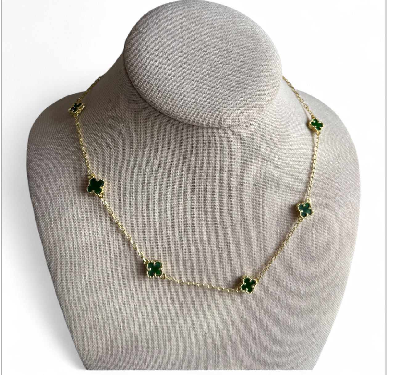 Green clover necklace