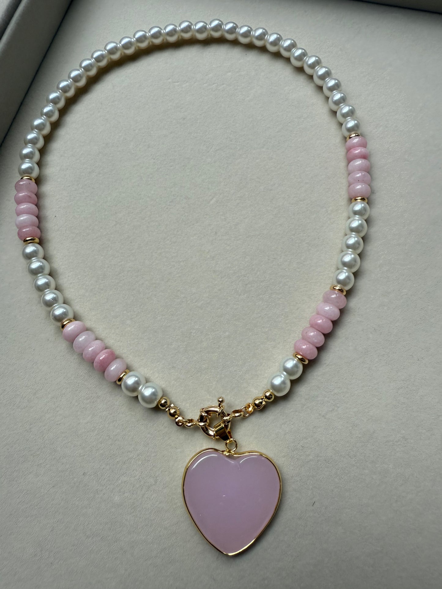 Pink heart pearl necklace