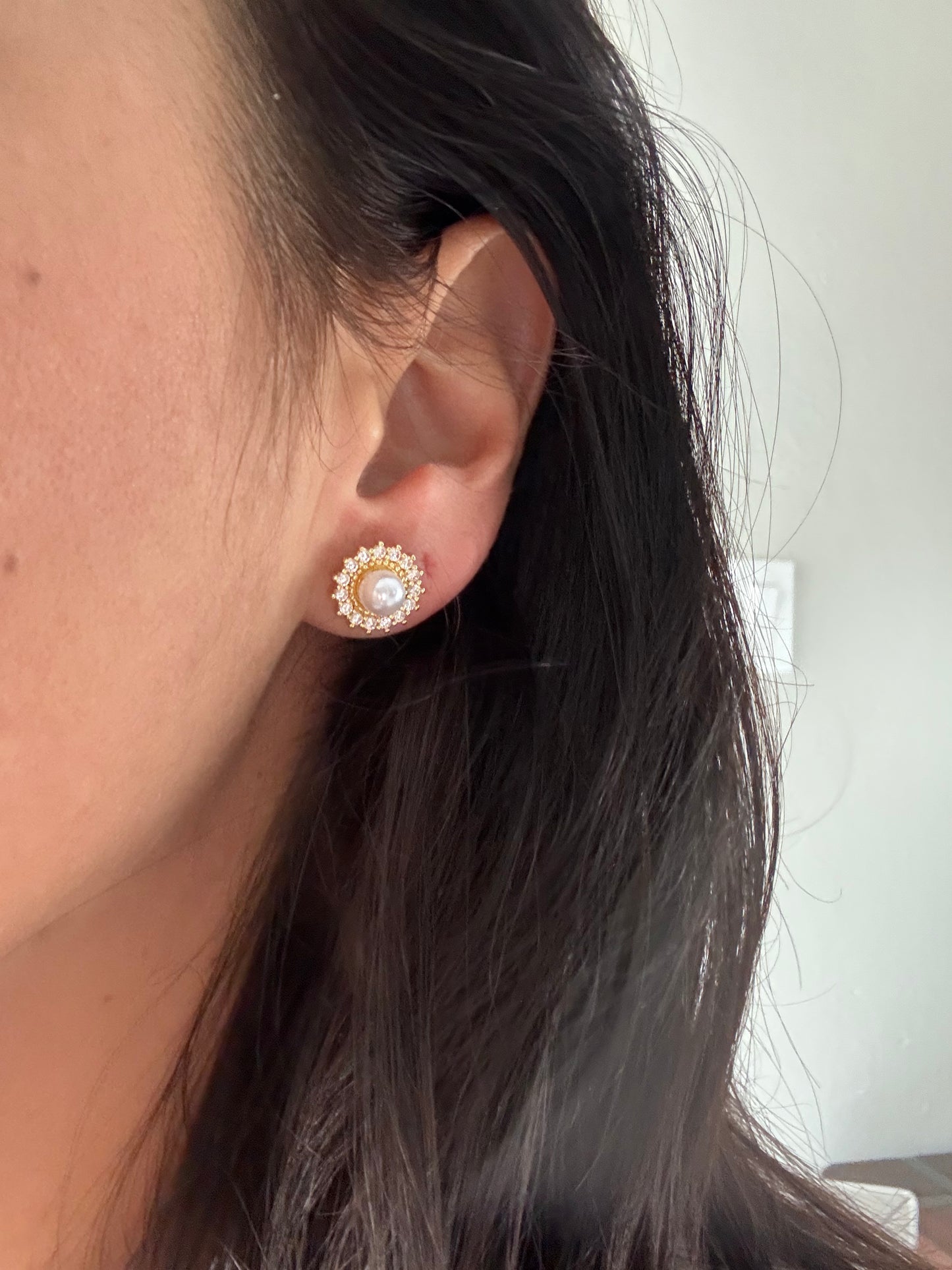 Elegant Pearl & Crystal Stud Earrings