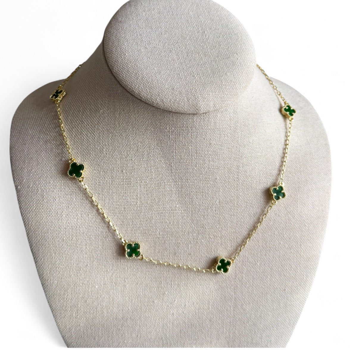 Green clover necklace