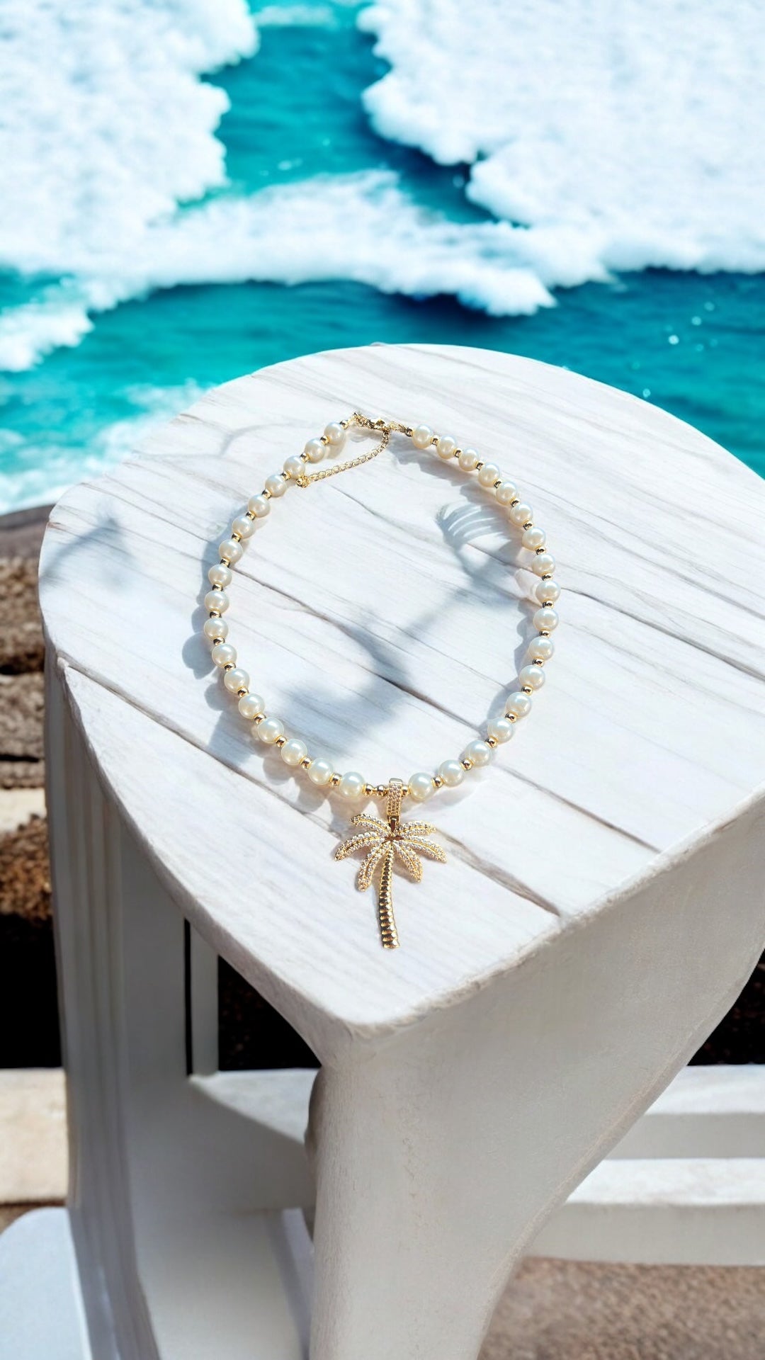 Palm tree pearl necklace
