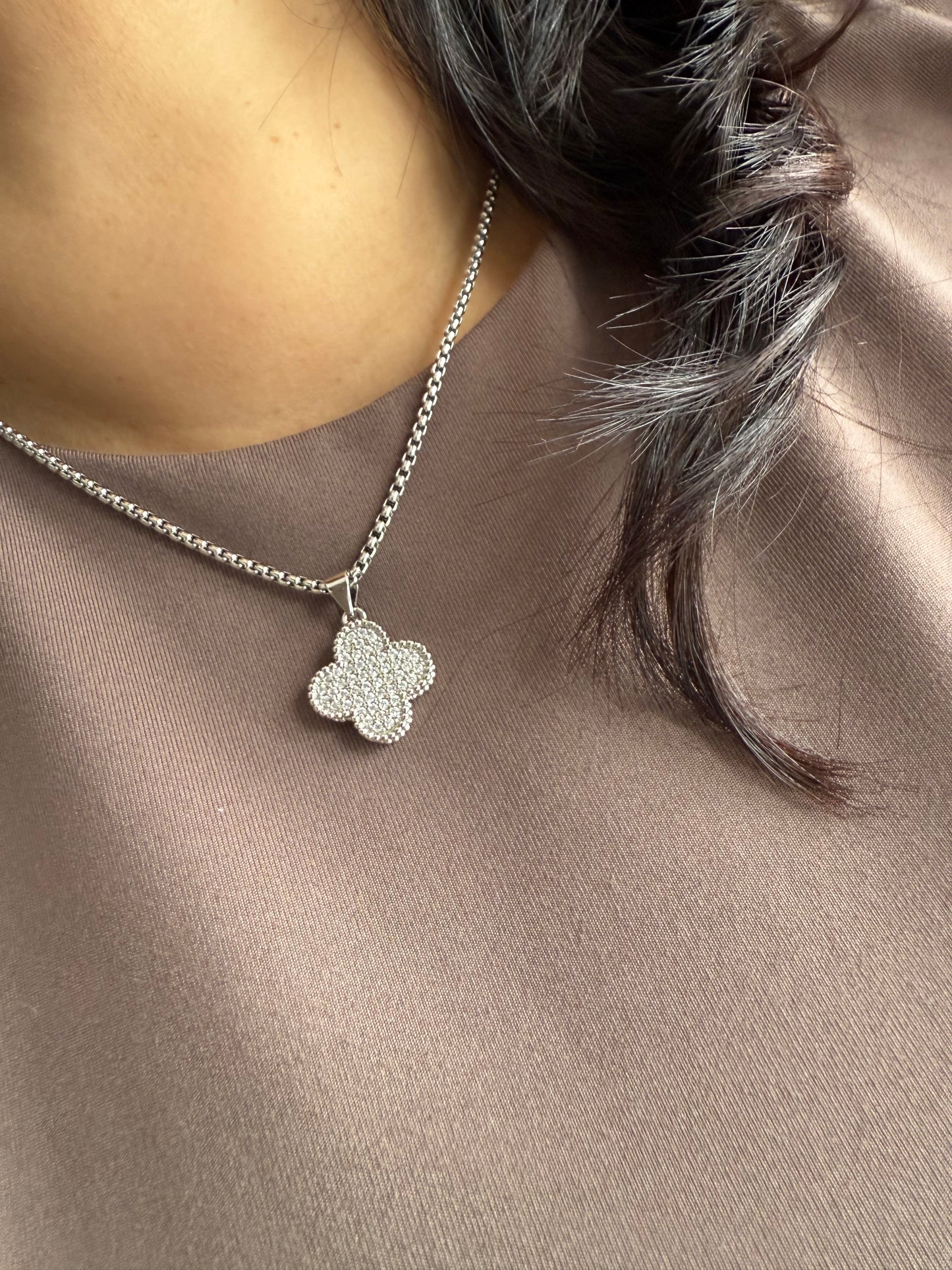 Sparkling Clover Pendant Necklace
