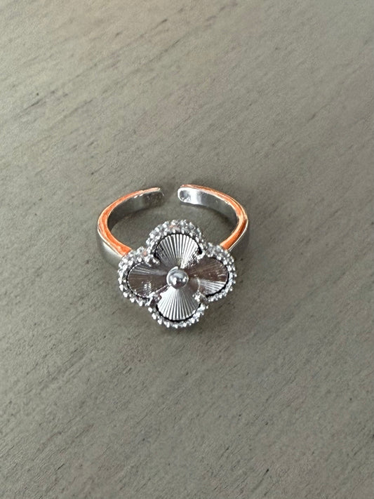 Silver clover ring
