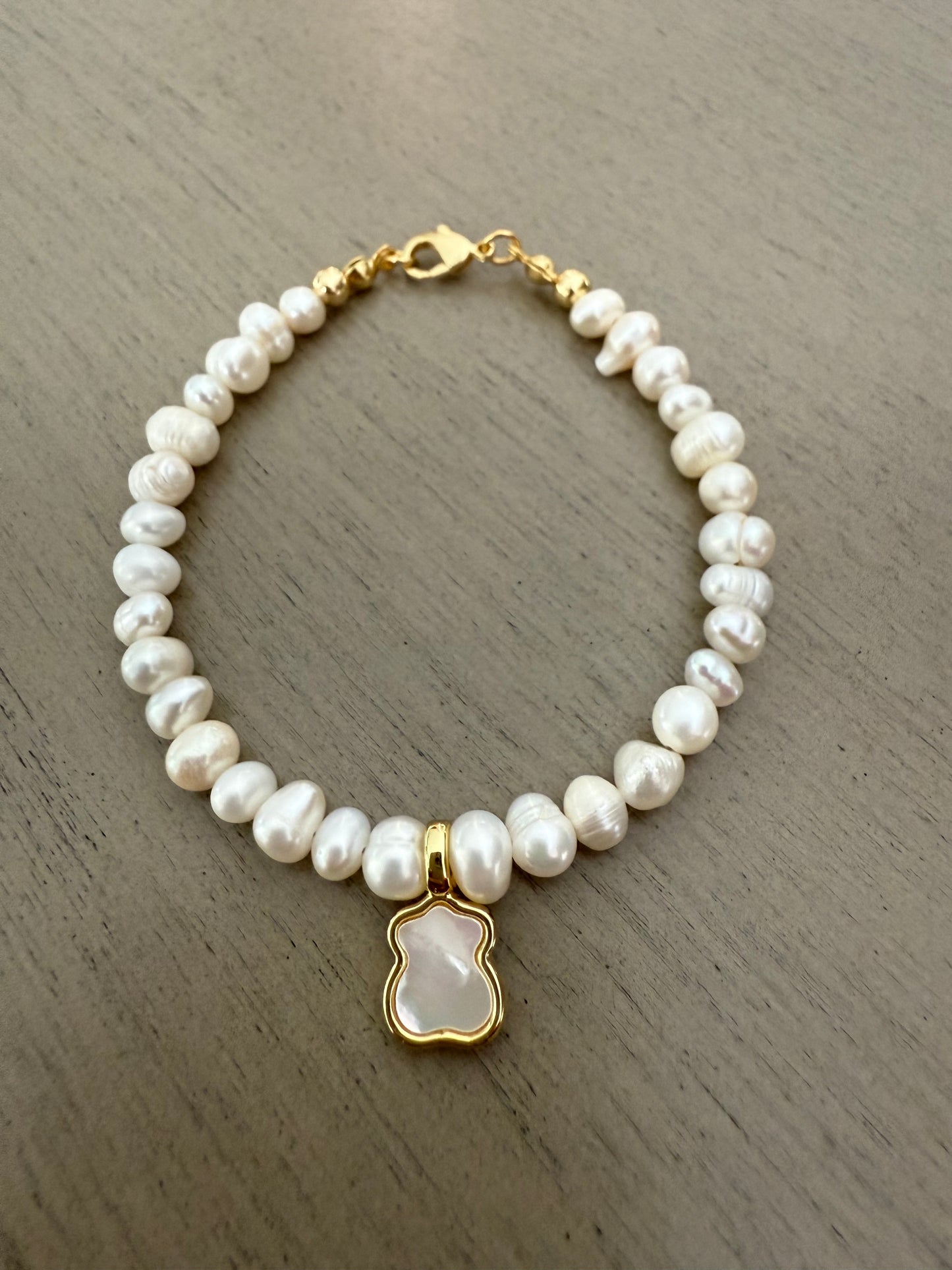 Teddy pearl bracelet