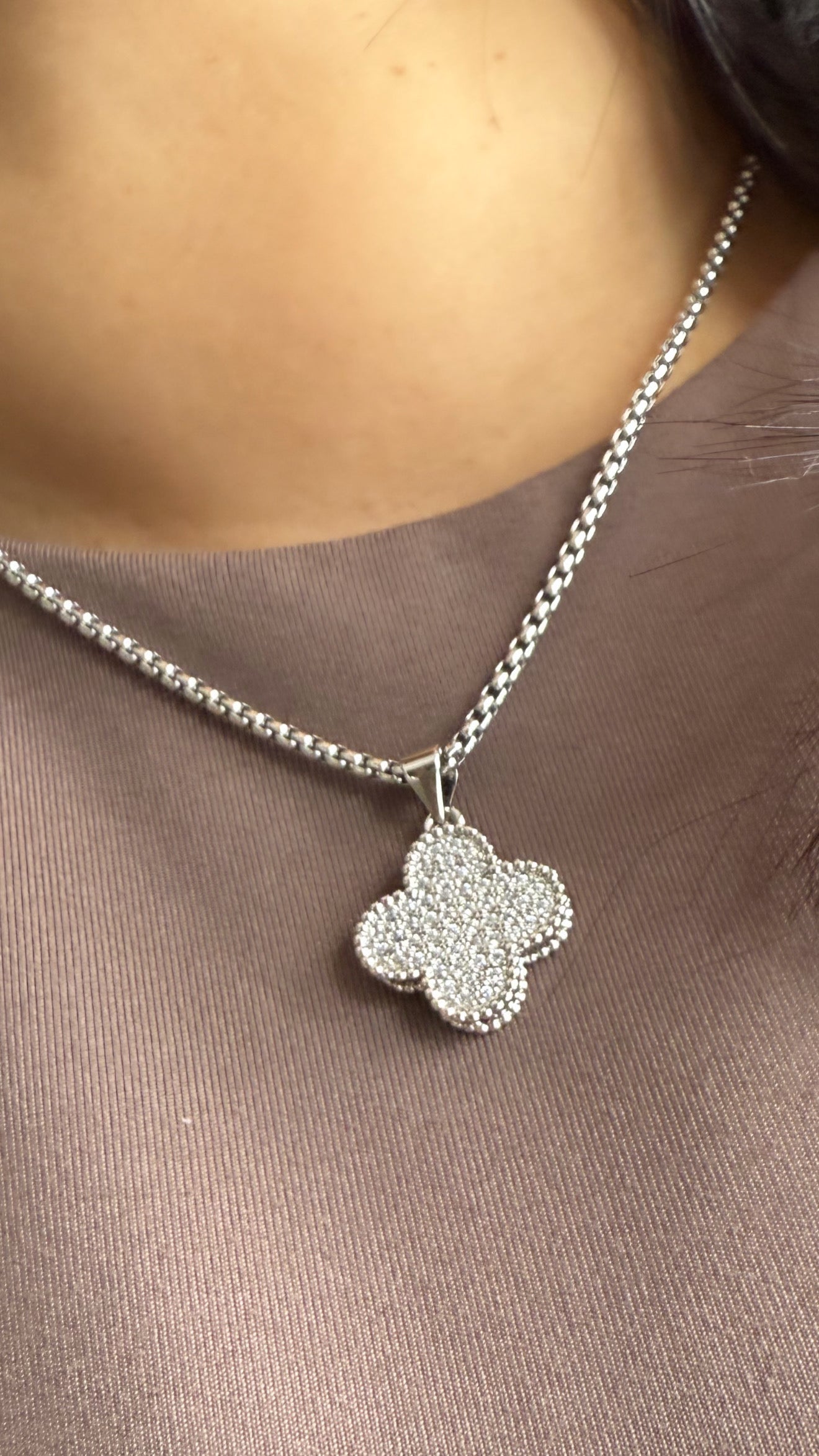Sparkling Clover Pendant Necklace