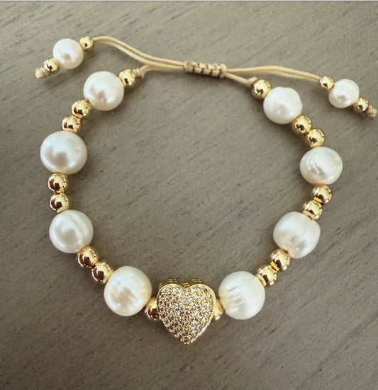 Adjustable bracelet with heart