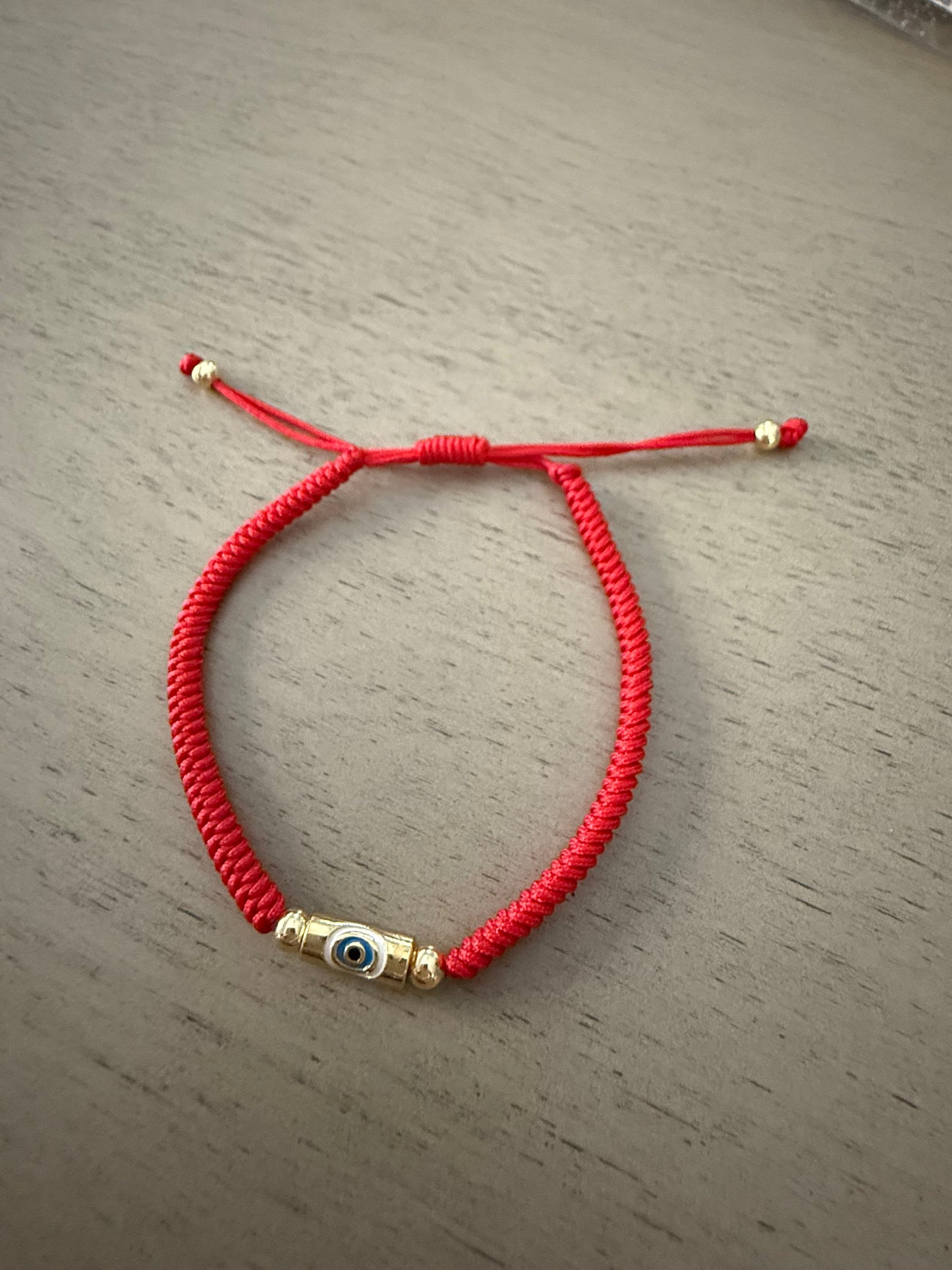 Bracelet red cord