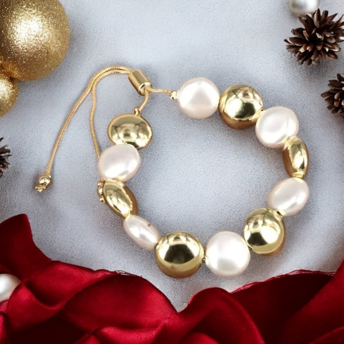 Adjustable Gold and pearl bracelet