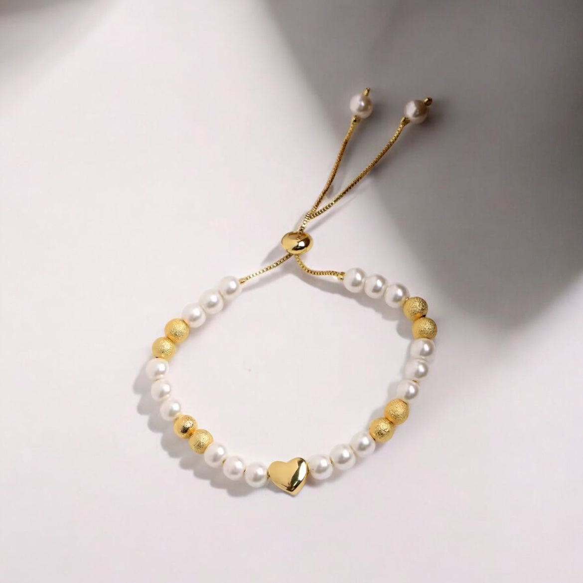 Adjustable bracelet with heart